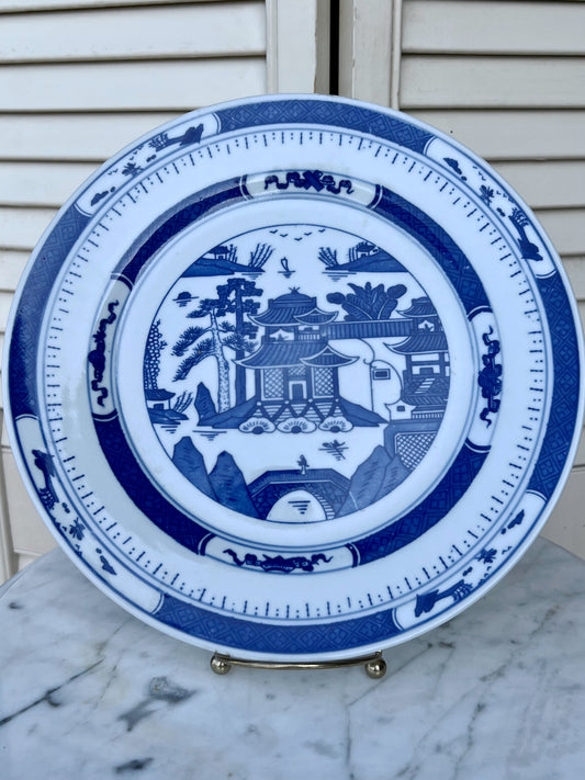 10" Blue & White Pagoda Plate (w/ DISC plate hanger)